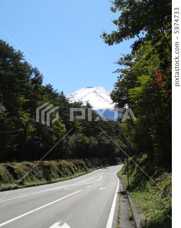 富士斯巴魯線入口道路 5974733