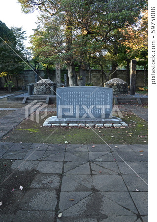 德川吉信墓（左）·德川美嘉子墓（右）（東京都台東區谷中公墓/谷中7丁目） 5975008