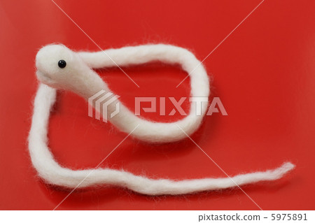 工藝白蛇“米” 工藝白蛇“米” 5975891