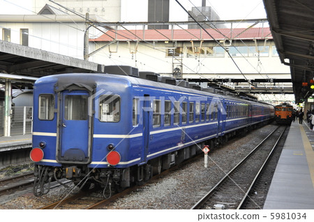 12系列客車教練 12系列客車教練 5981034