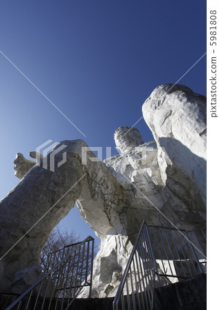 Giant statue of Oguki shell mound (the oldest in the world) Daidarabou 5981808