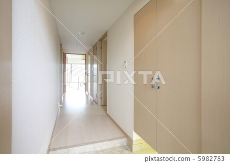 Corridor  5982783