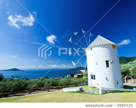 橄欖色的公園希臘風車 5985525