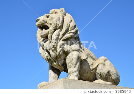 Lion statue of Osaka Lion Bridge - Stock Photo [5985943] - PIXTA