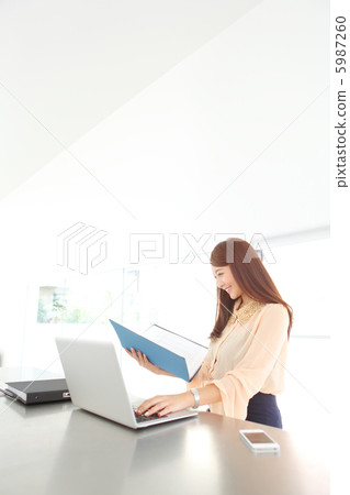 職業婦女 5987260