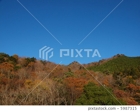 Autumn leaves of Yamagatake 5987315