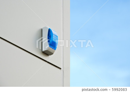 安裝在外牆的警報系統 5992083