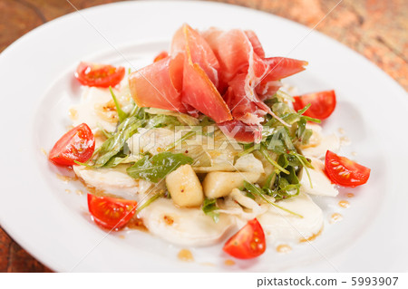 salad with ham 5993907