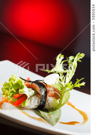 tasty sushi 5995034