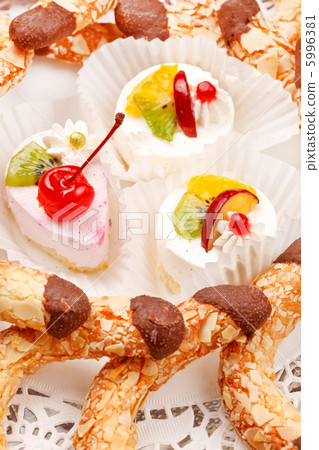different kinds of dessert 5996381