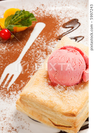 puff pastry with ice cream puff pastry with ice cream 5997243