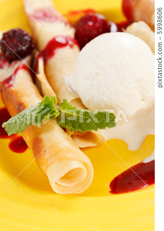Pancakes with Ice Cream and Sauce Pancakes with Ice Cream and Sauce 5998606