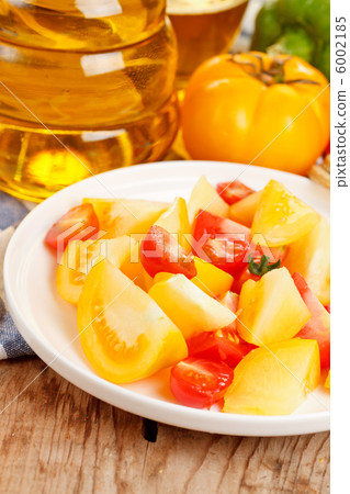 fresh tomato salad 6002185