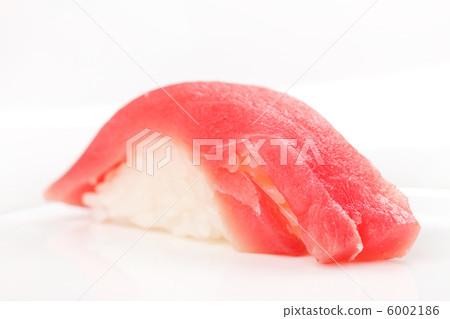 sushi on the white 6002186