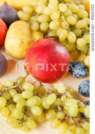 fresh fruits 6002262