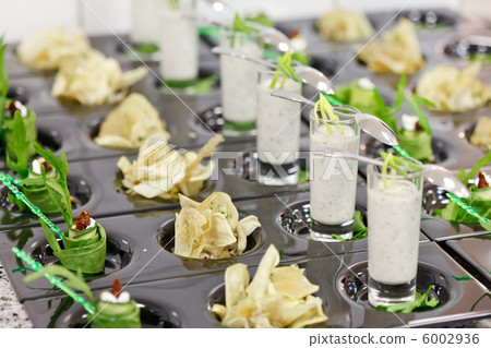 greek yogurt  with arugula rolls 6002936