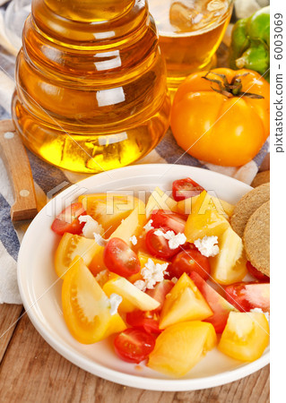fresh tomato salad 6003069