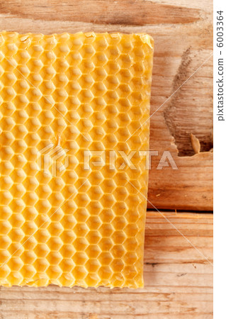 fresh honey in comb fresh honey in comb 6003364