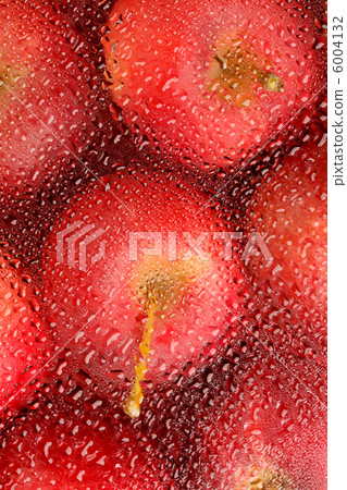red apples 6004132