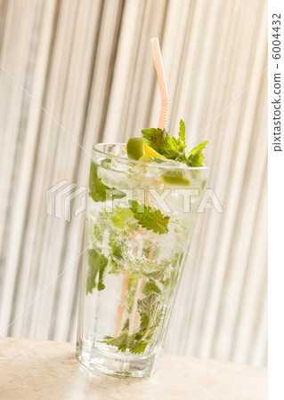 mojito cocktail 6004432