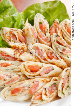 Pancakes with Salmon 6004753