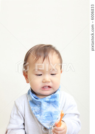 Baby tooth brushing 6006833