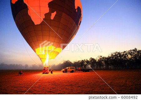 起飛前的熱氣球 6008492