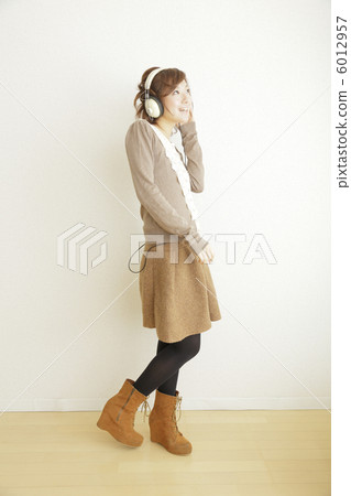 音樂 耳機 傾聽者 6012957