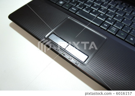 Touch pad input device 6016157