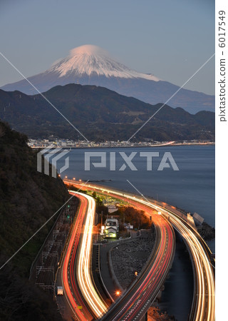 Fuji seen from the passed pass Fuji seen from the passed pass 6017549