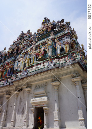 Sri / Villa Makari Amman Temple 6017862