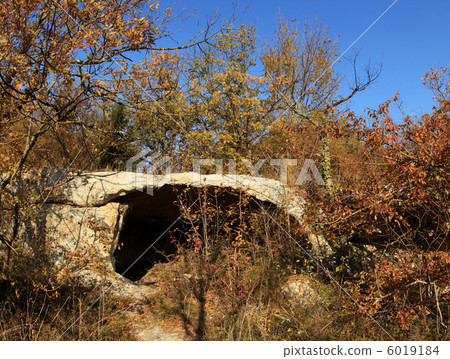Mountain. Cave city Eski-Kermen, Crimea, Ukraine VI-XIV centurie 6019184