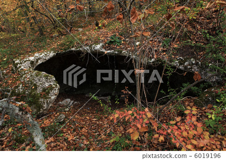 Mountain. Cave city Eski-Kermen, Crimea, Ukraine VI-XIV centurie 6019196