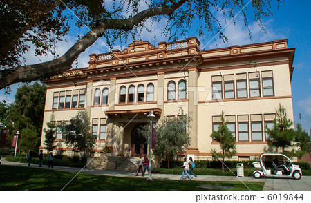 加州查普曼大學 6019844