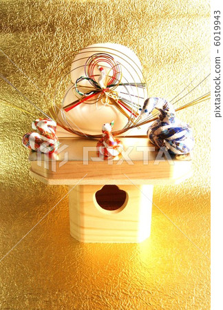 新年賀卡2013·供應日本小吃家庭在Sanmi Mochi no Nana之上·垂直位置明信片比例 新年賀卡2013·供應日本小吃家庭在Sanmi Mochi no Nana之上·垂直位置明信片比例 6019943