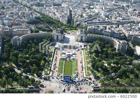 View from the Château de Palace Eiffel Tower 6022500
