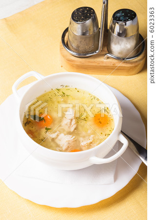 Chicken broth 6023363