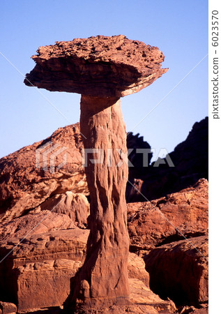 The rocks of the Ennis Mountains 6023570