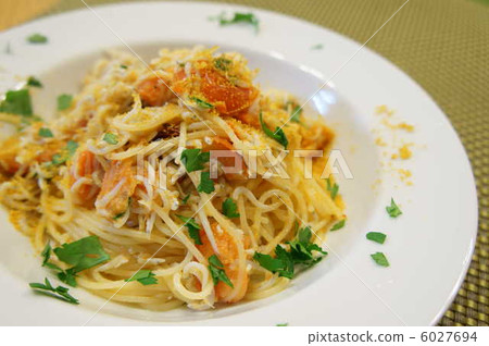 Shigeru, spaghetti with tomato and Bottarga 6027694