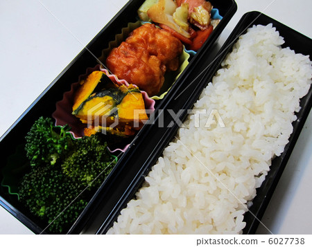 很多蔬菜充滿了高中生在11月拍攝 6027738