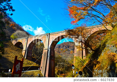 Usui Third Bridge (Megane Bridge) (Usui Pass Railway Facility / Annaka-shi Matsuida Town, Gunma Prefecture) Usui Third Bridge (Megane Bridge) (Usui Pass Railway Facility / Annaka-shi Matsuida Town, Gunma Prefecture) 6027830