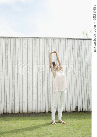 Women stretching 6028485