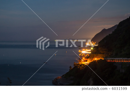 Dusk of unknown parents 6031599