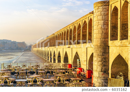 伊朗，伊斯法罕的Ishibashi（Swiss-o-Se橋） 6035162