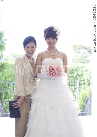 Bride and mother Bride and mother 6041036