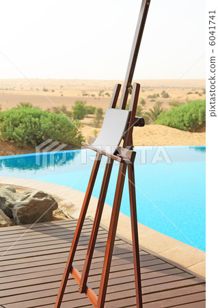 我們在沙漠中的一家酒店畫畫吧 我們在沙漠中的一家酒店畫畫吧 6041741