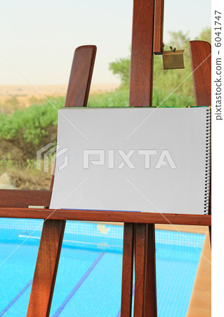 我們在沙漠中的一家酒店畫畫吧 6041747