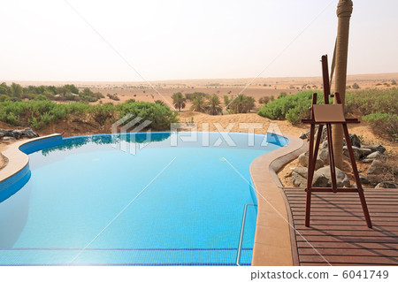 我們在沙漠中的一家酒店畫畫吧 我們在沙漠中的一家酒店畫畫吧 6041749