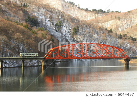 Kitakami Line crossing Lake Kinshu 6044497