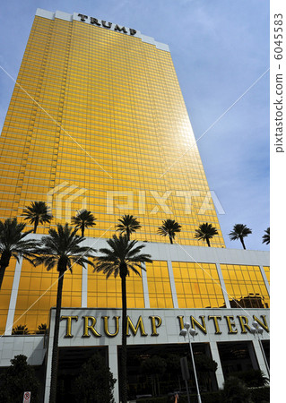 金色閃亮的拉斯維加斯特朗普大廈 6045583